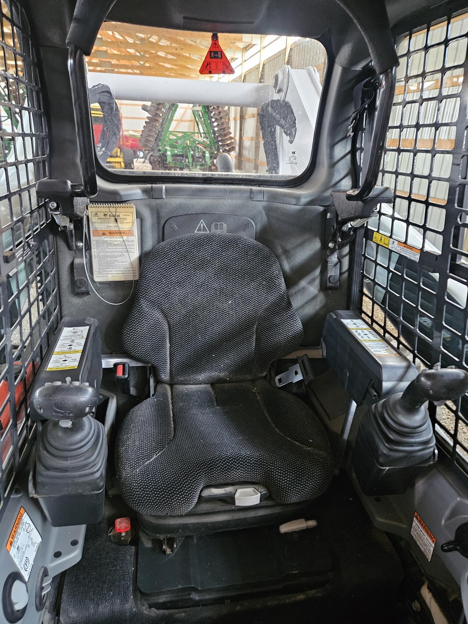 2018 Bobcat S850 Loaders and Lift