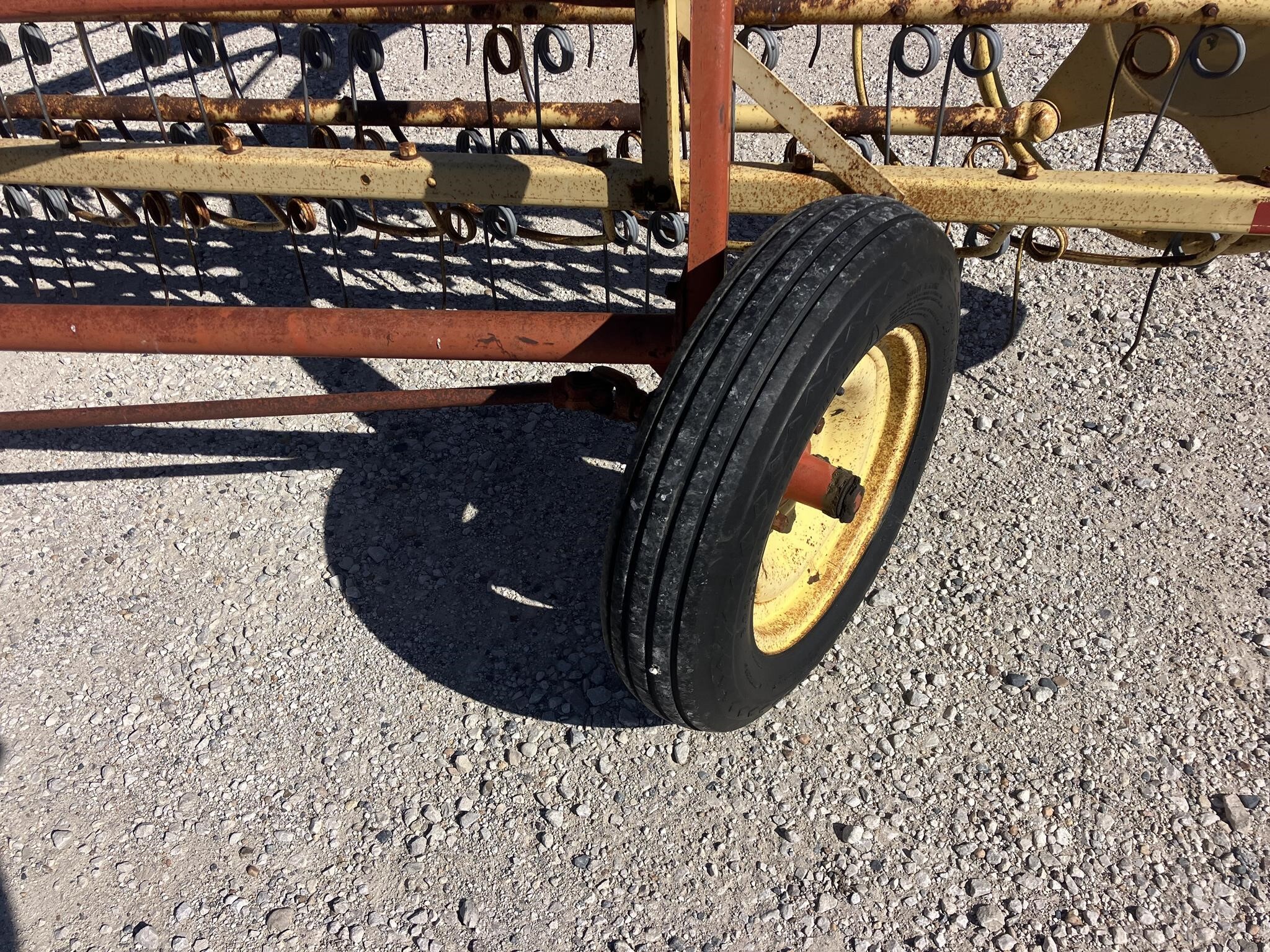  New Holland Rolabar 256 Rake