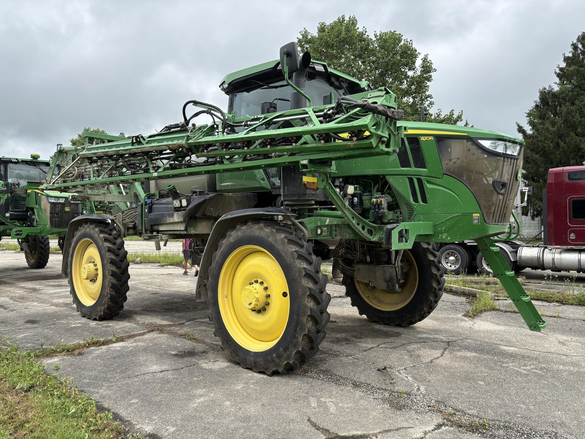 2025 John Deere 410R Self-Propelled Sprayer