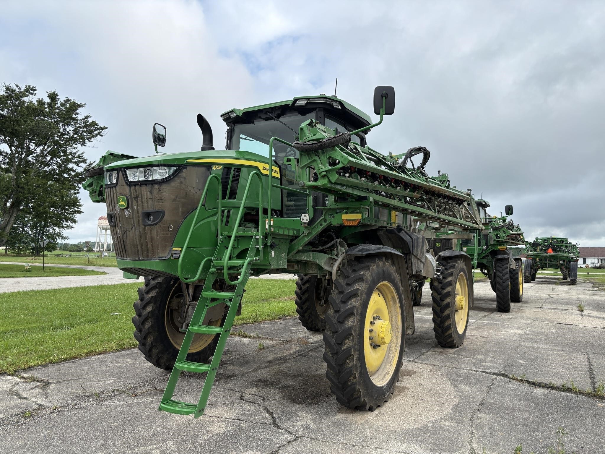 2025 John Deere 410R Self-Propelled Sprayer