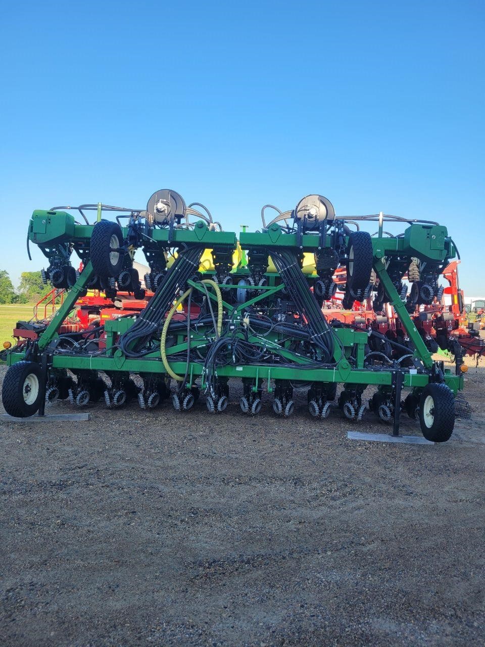 2021 Moore Built 24R22 Planter