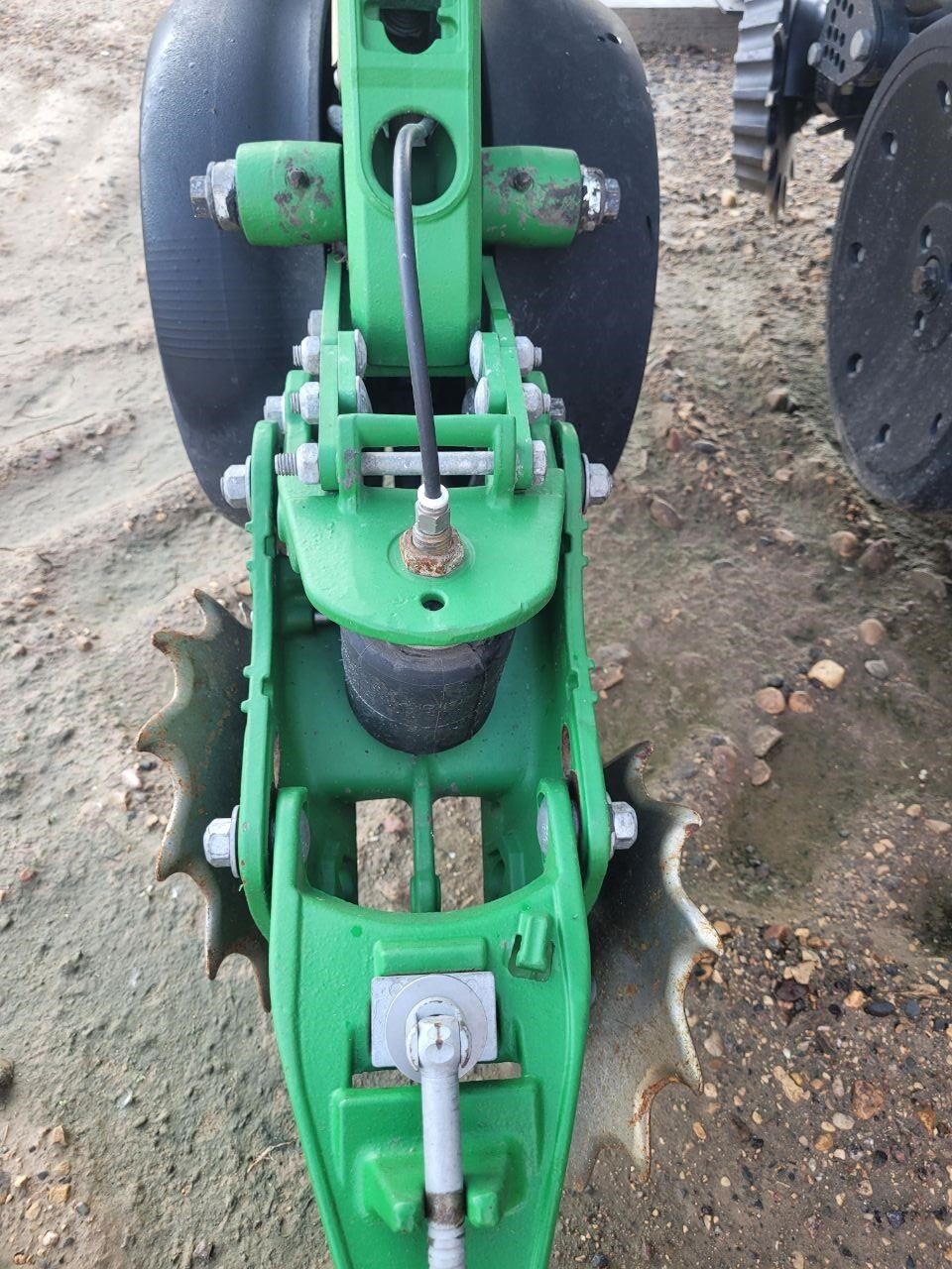2021 Moore Built 24R22 Planter