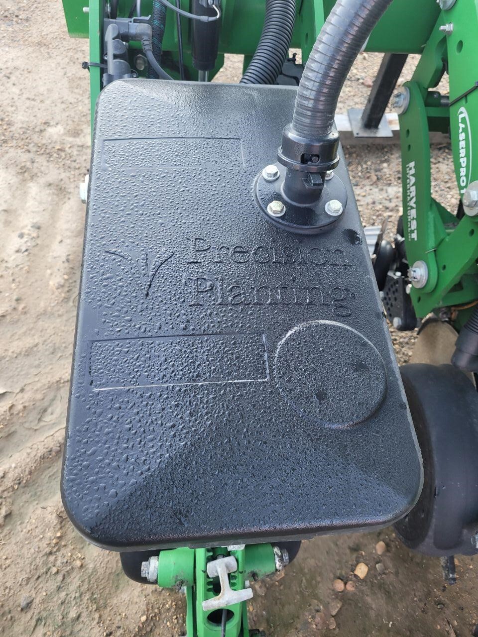 2021 Moore Built 24R22 Planter