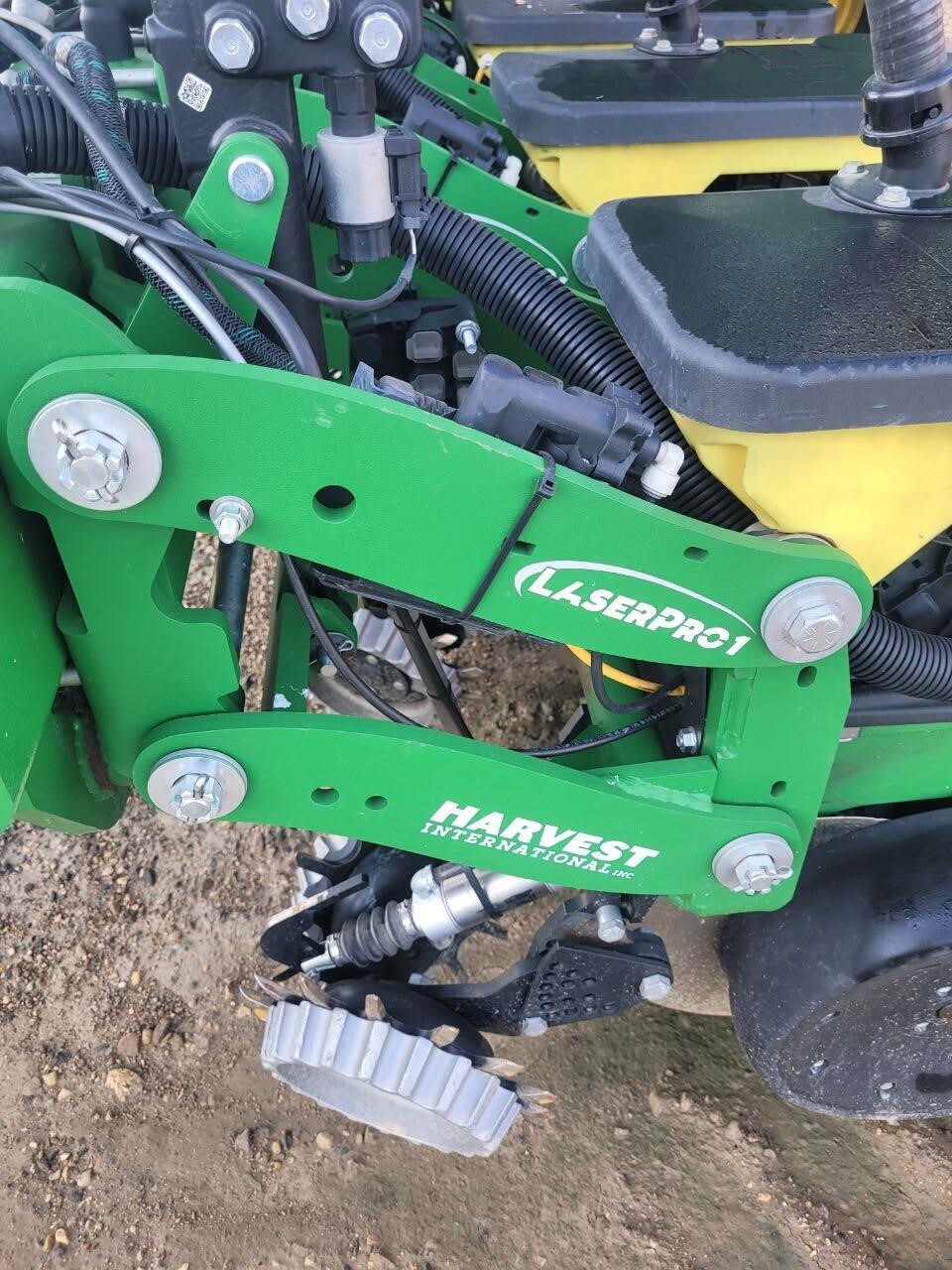 2021 Moore Built 24R22 Planter