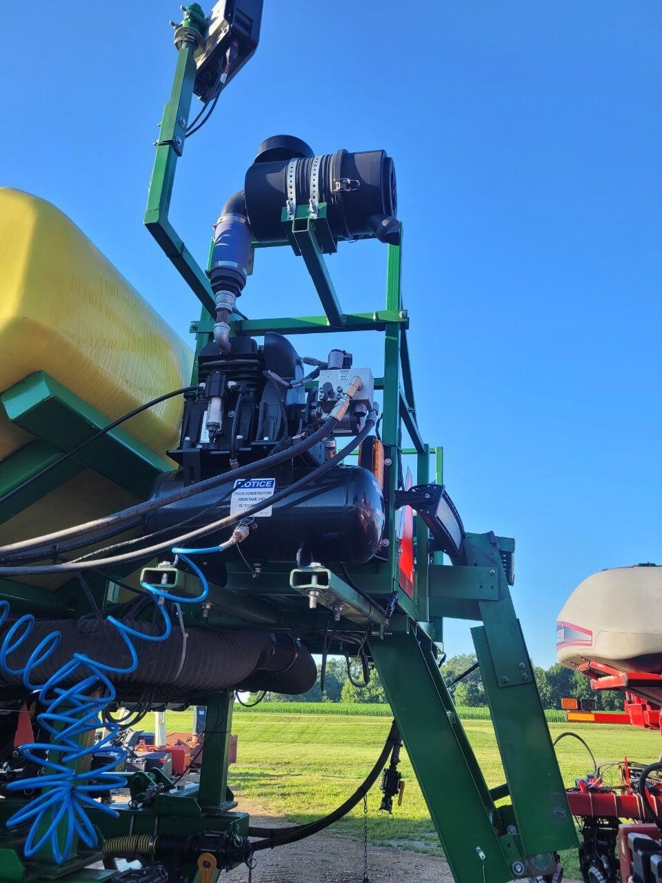 2021 Moore Built 24R22 Planter