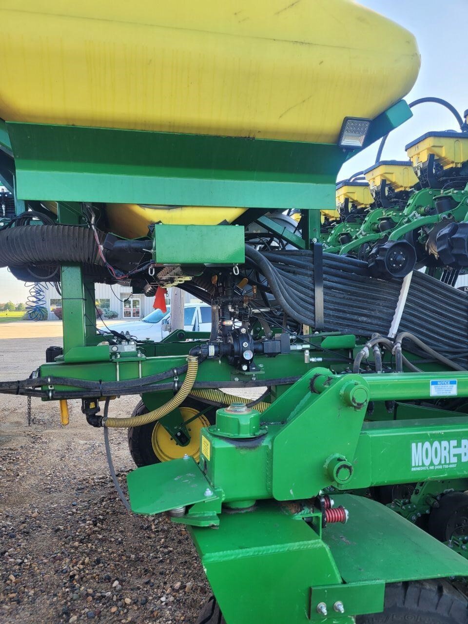 2021 Moore Built 24R22 Planter