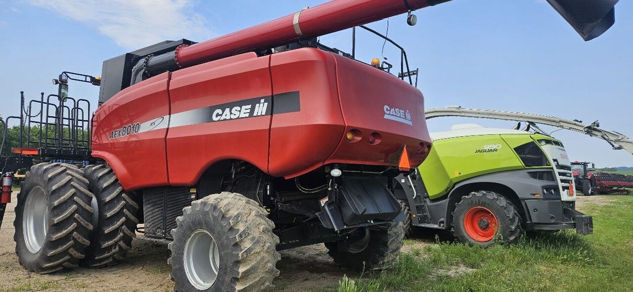 2004 Case IH 8010 Combine