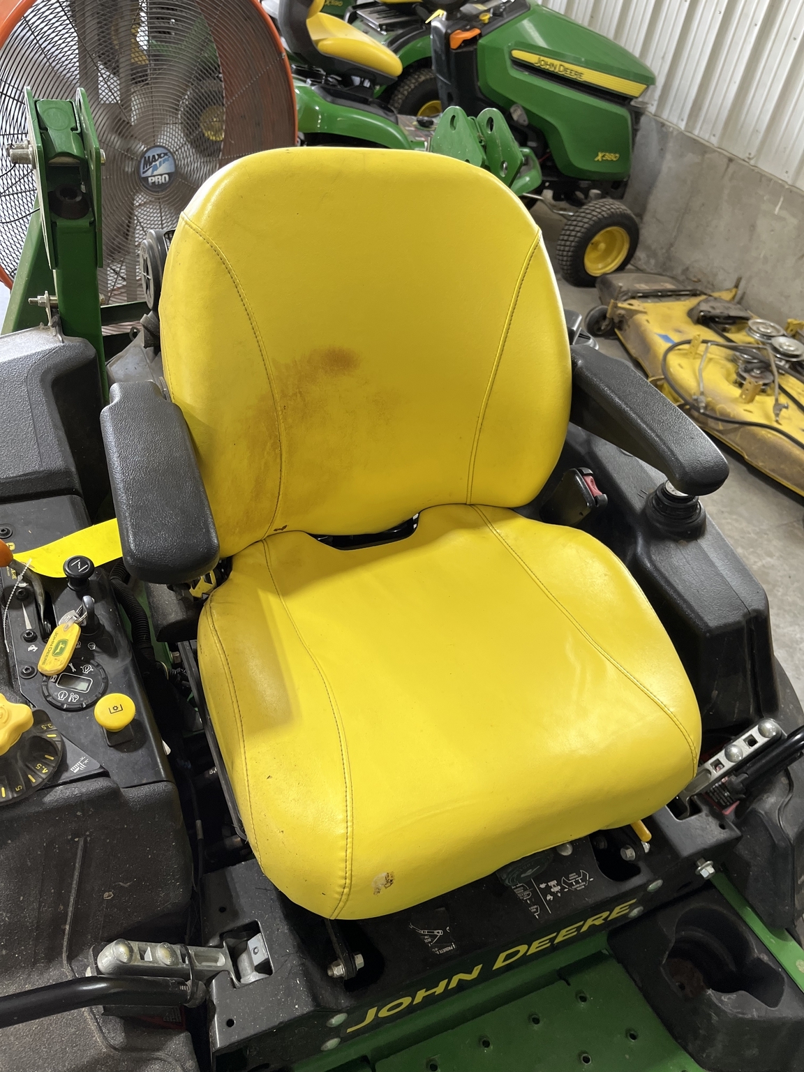 2014 John Deere Z950R Lawn Mower