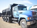 2001 Mack CH613 Semi Trucks/Trailer