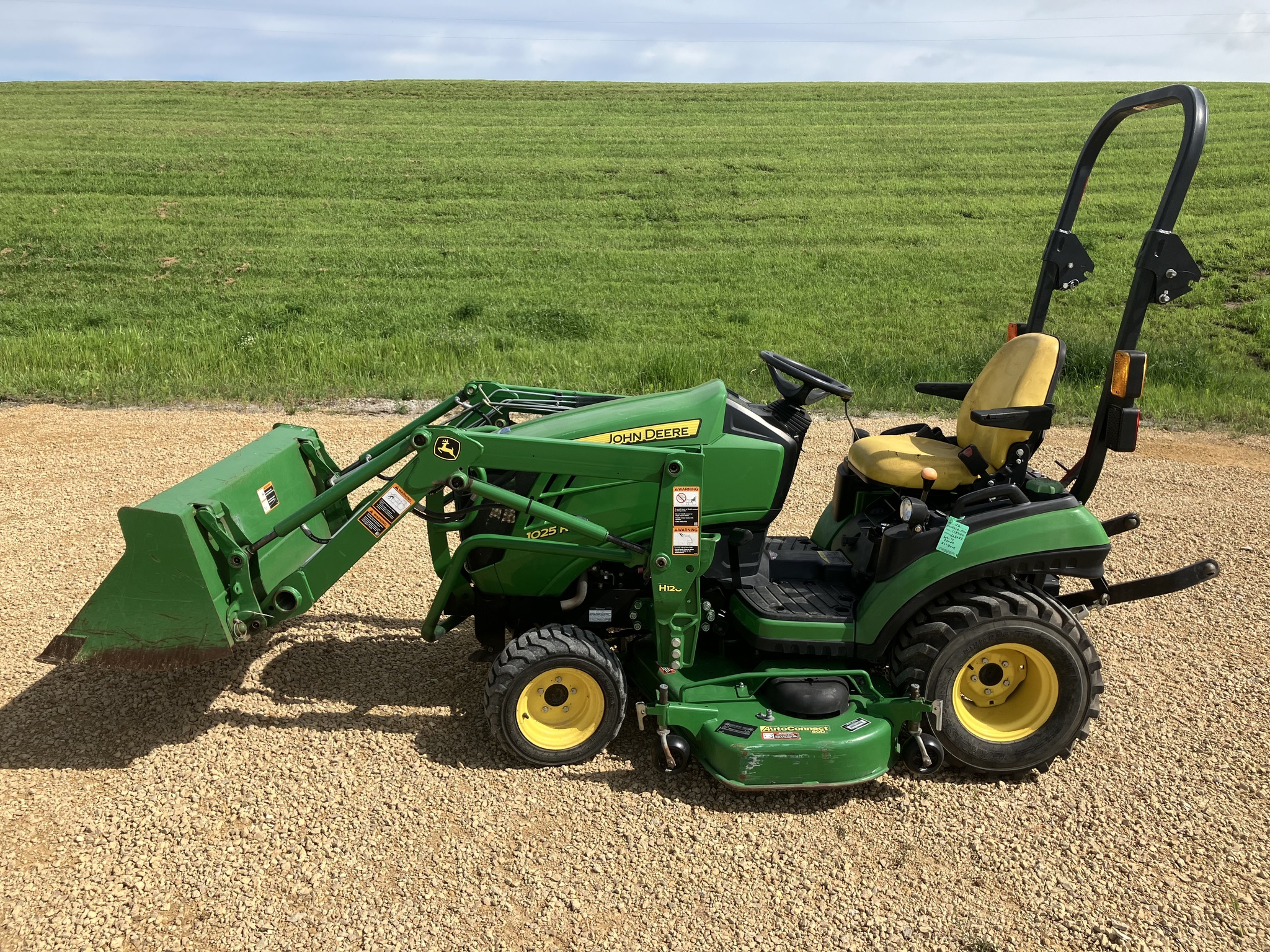 2013 John Deere 1025R Tractor