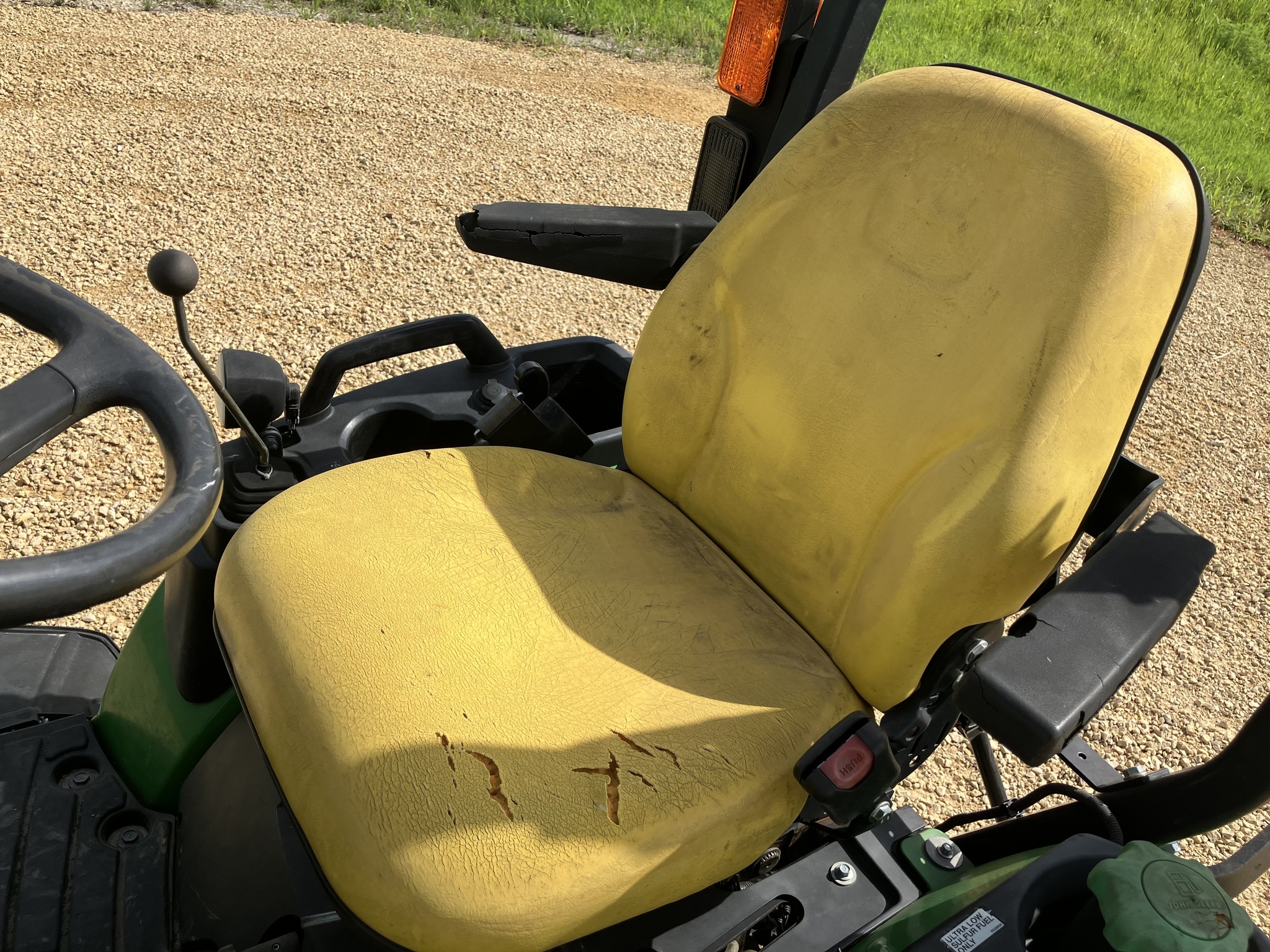 2013 John Deere 1025R Tractor