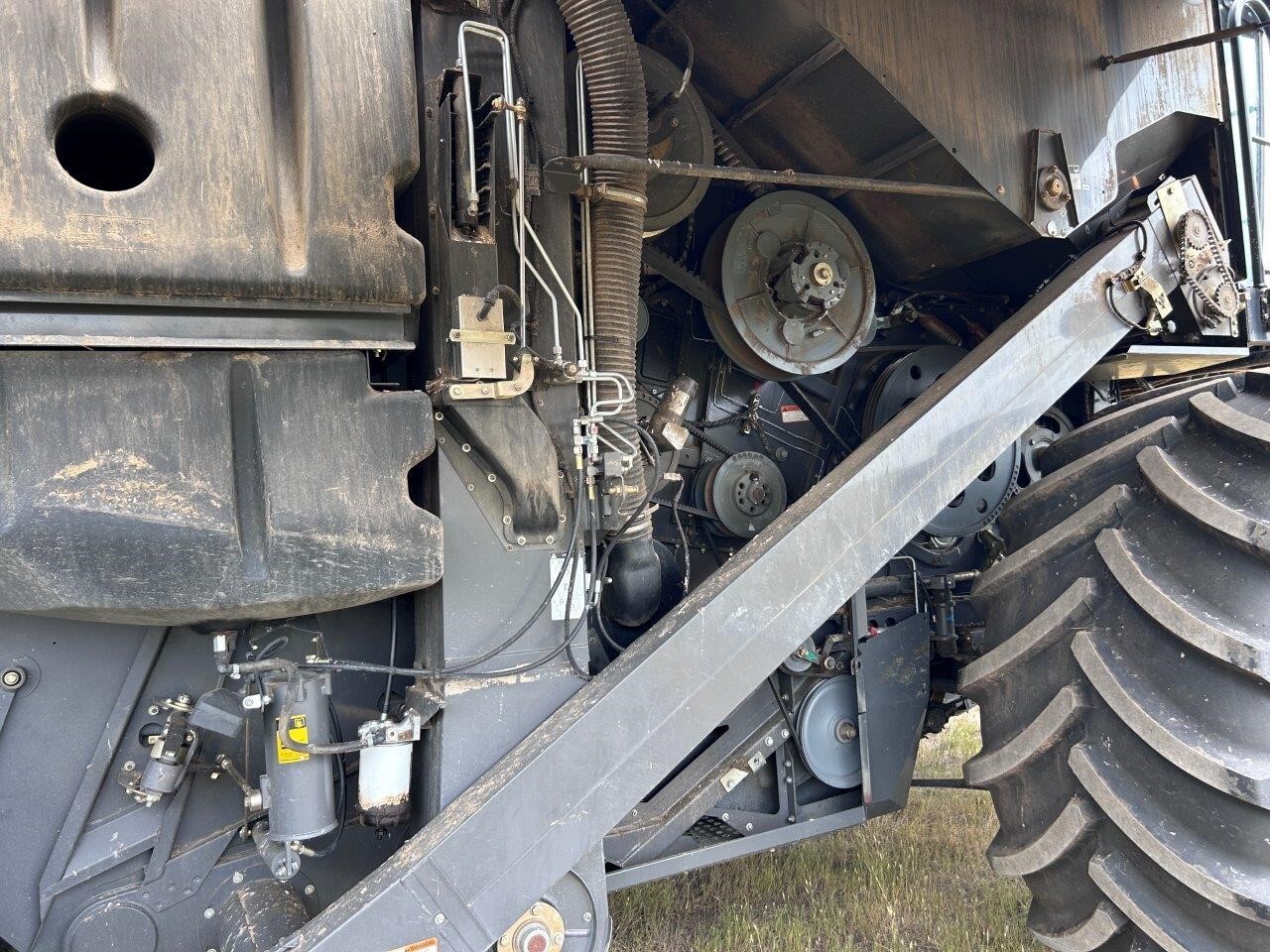 2011 Claas Lexion 750 Combine