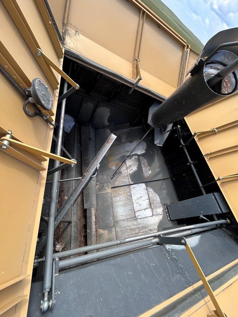 2011 Claas Lexion 750 Combine