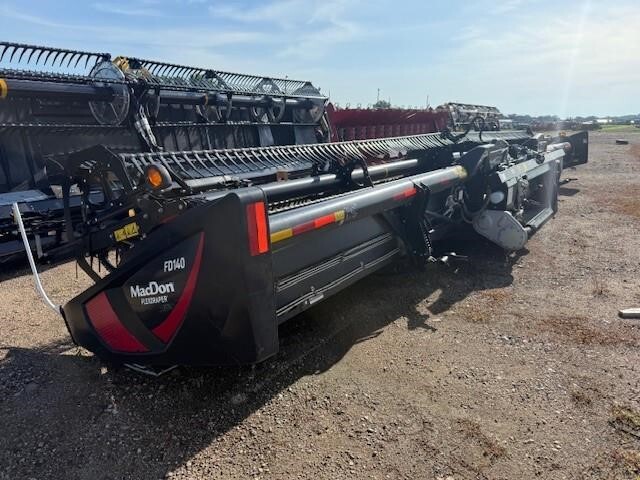 2022 MacDon FD140 Platform