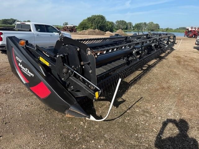 2022 MacDon FD140 Platform