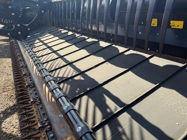 2022 MacDon FD140 Platform