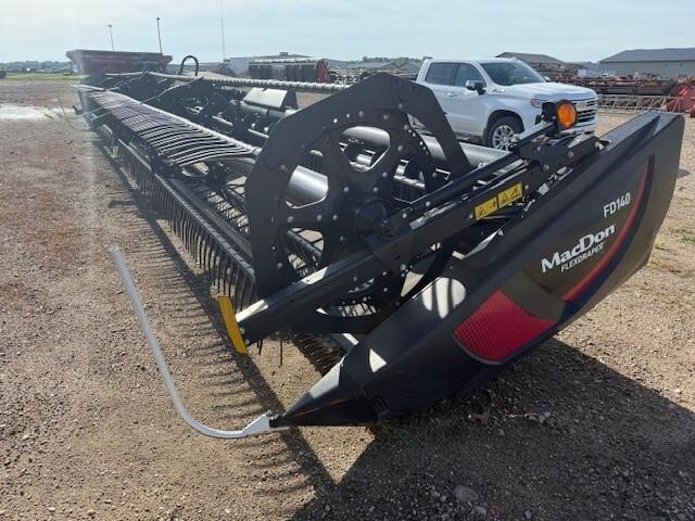 2022 MacDon FD140 Platform