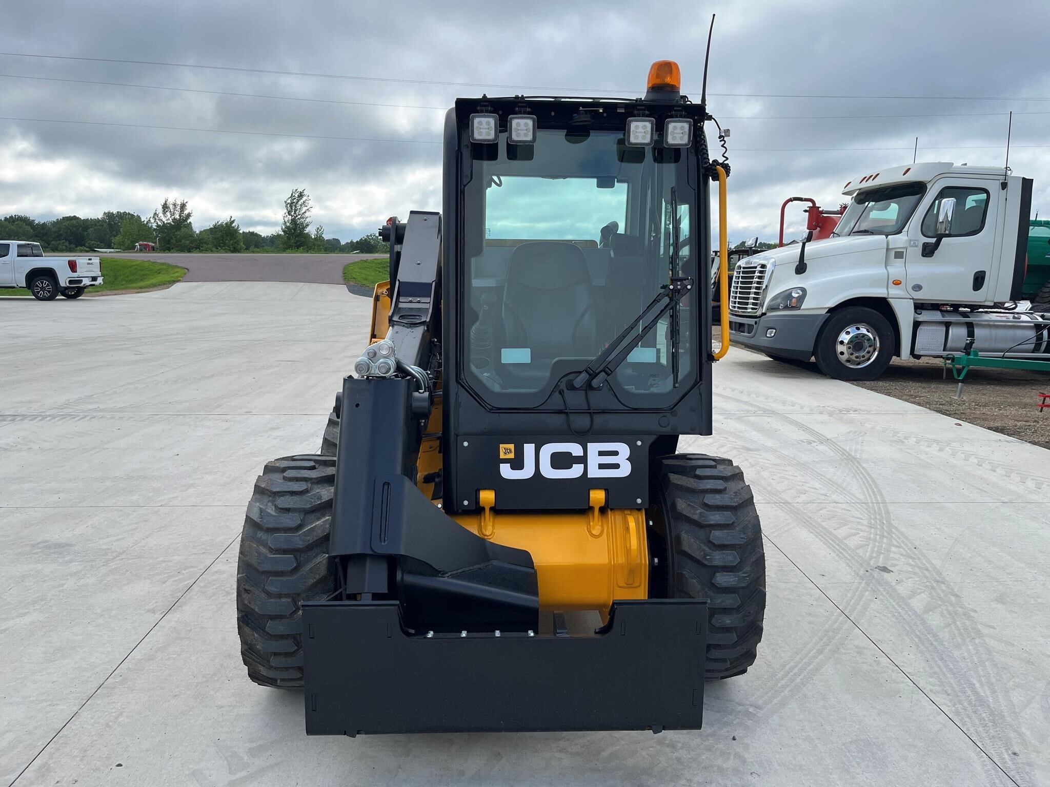 2025 JCB 270 Skid Steer
