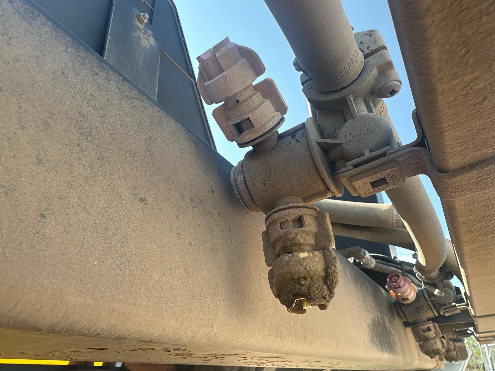 2013 Bestway Field Pro IV 1600 Pull-Type Sprayer