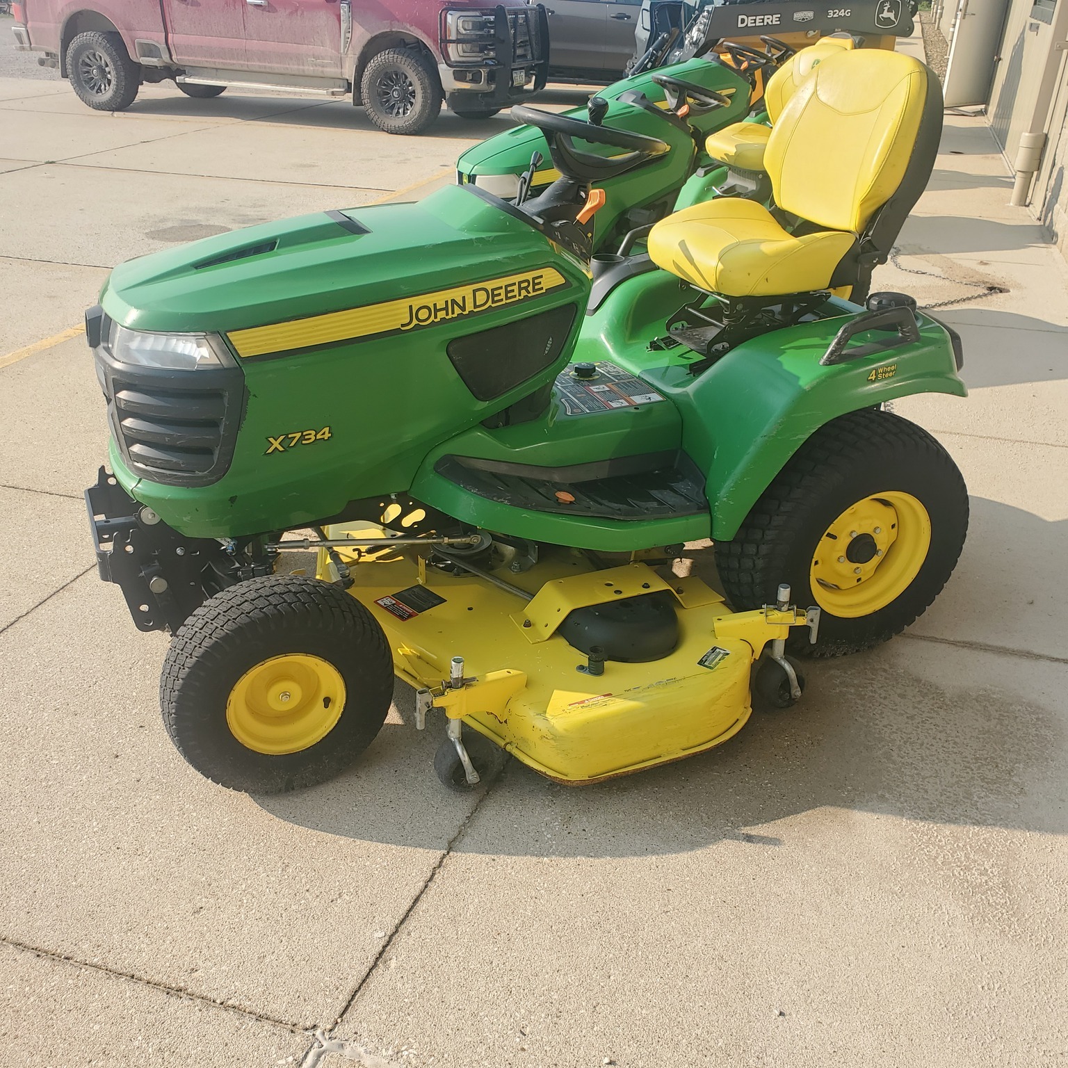 2015 John Deere X734 Lawn Mower