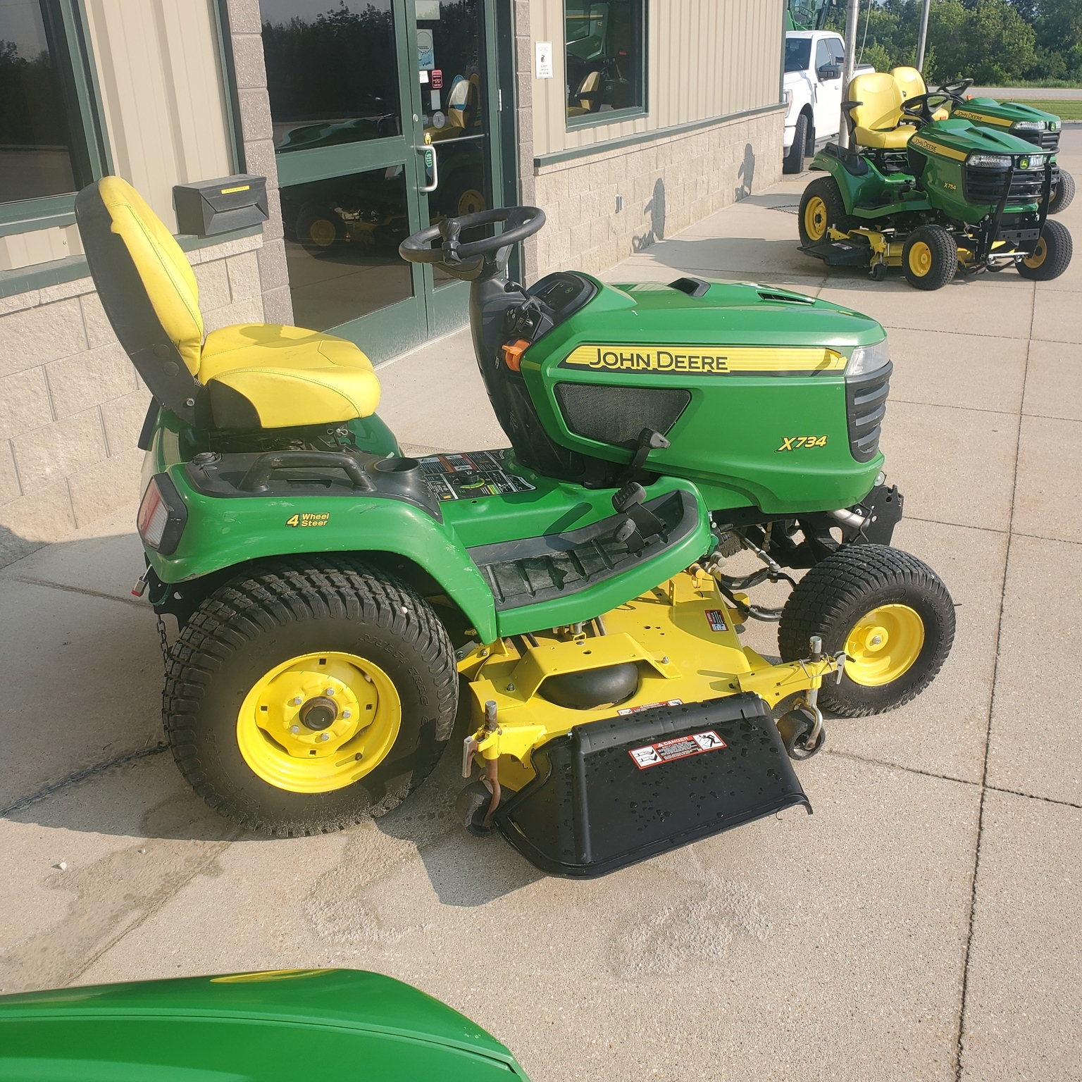 2015 John Deere X734 Lawn Mower
