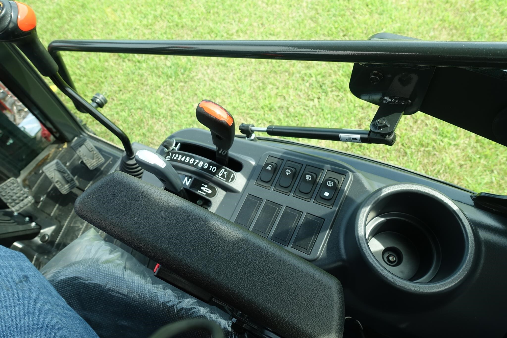 2025 Kioti CX2510 Tractor