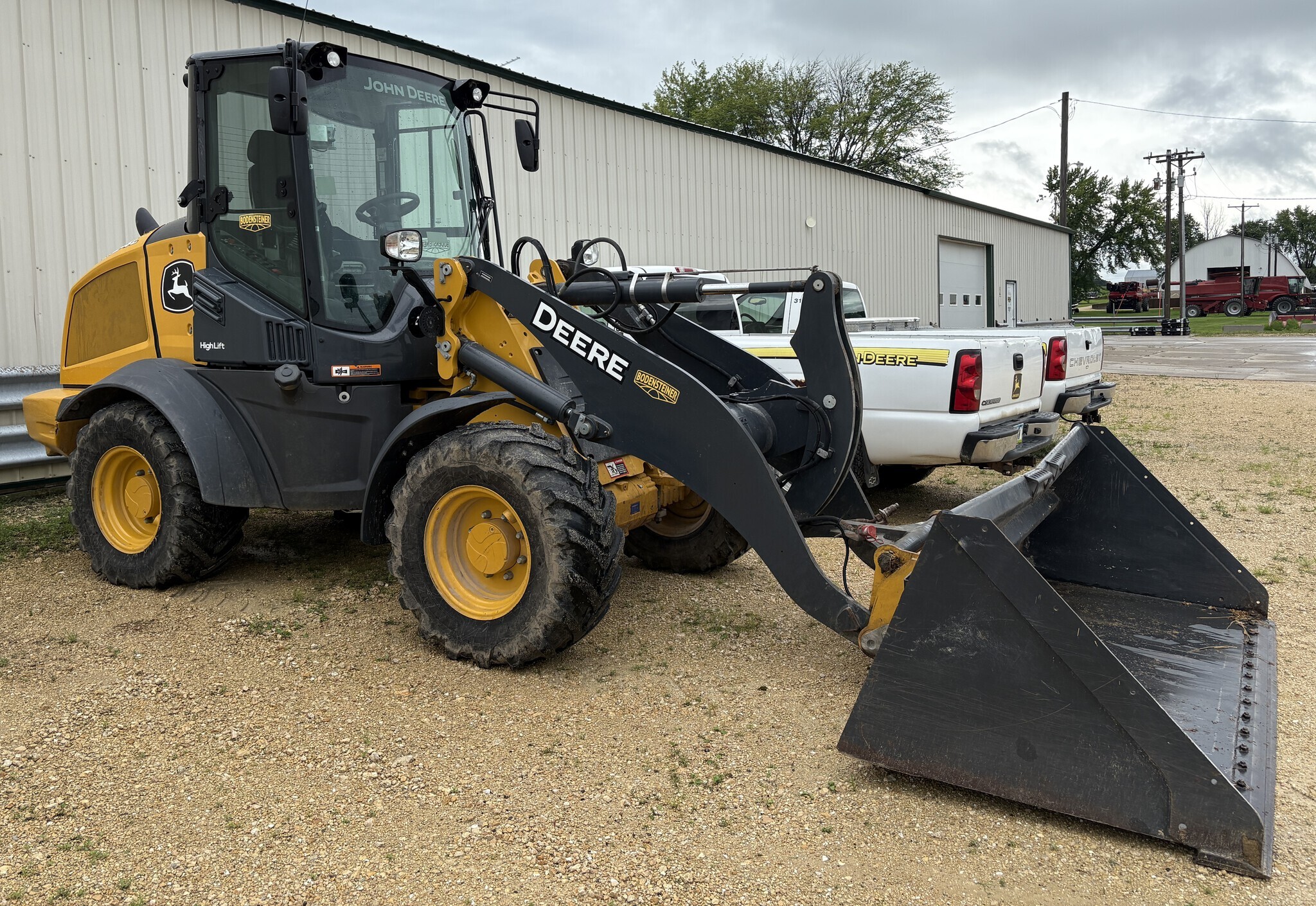 2022 John Deere 324L Front End Loader
