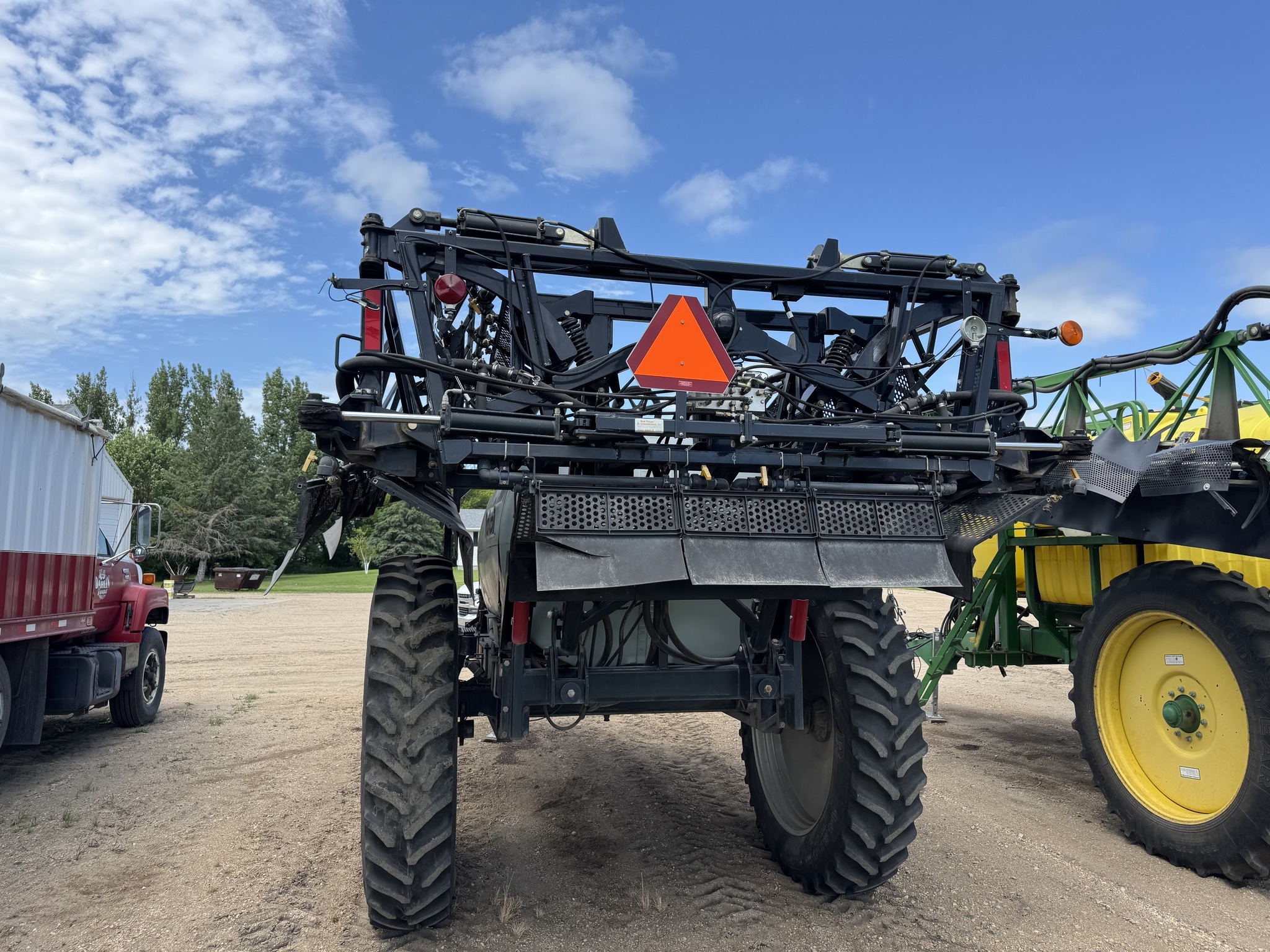 2001 Flexi-Coil S67 Pull-Type Sprayer