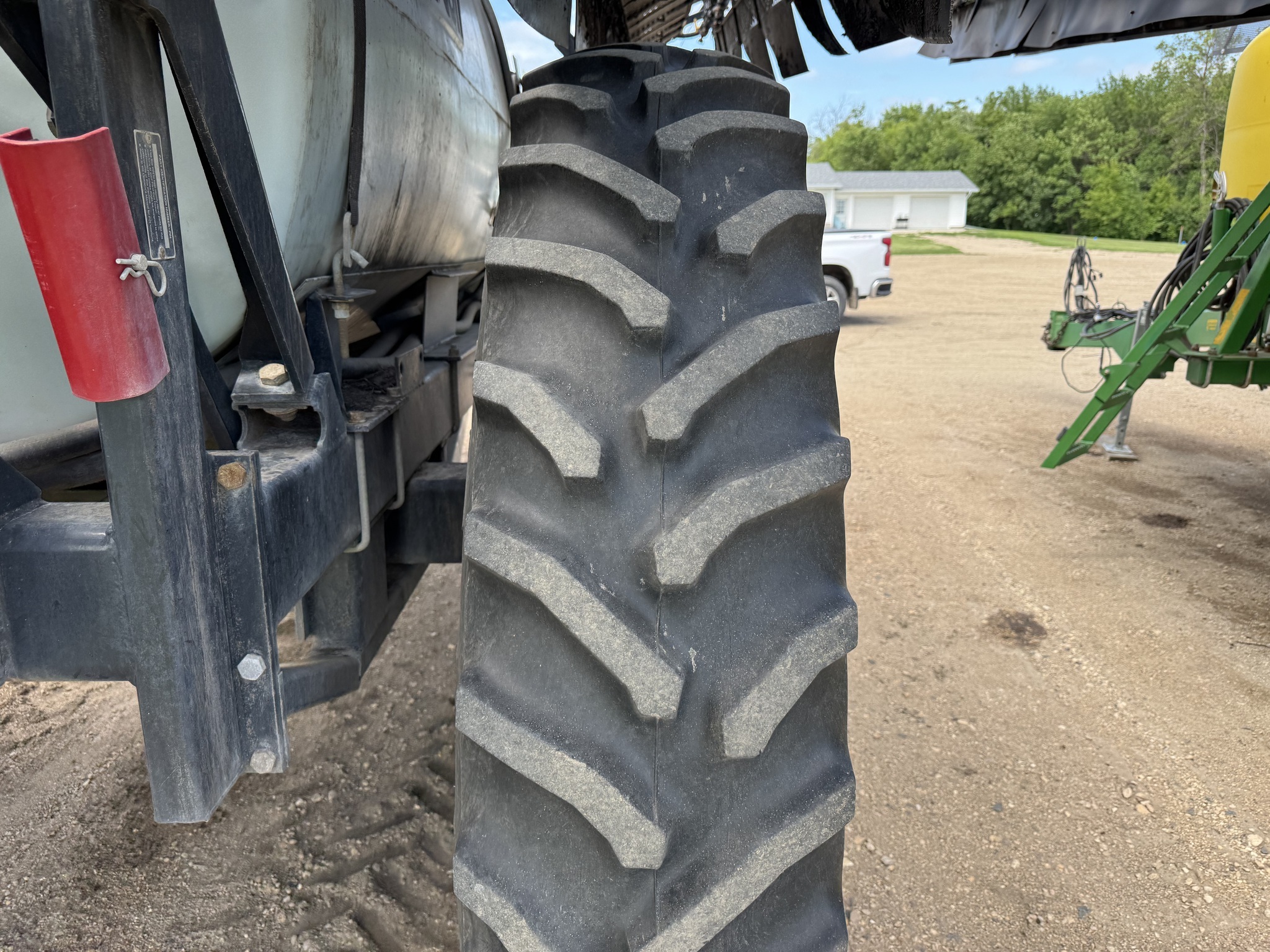 2001 Flexi-Coil S67 Pull-Type Sprayer