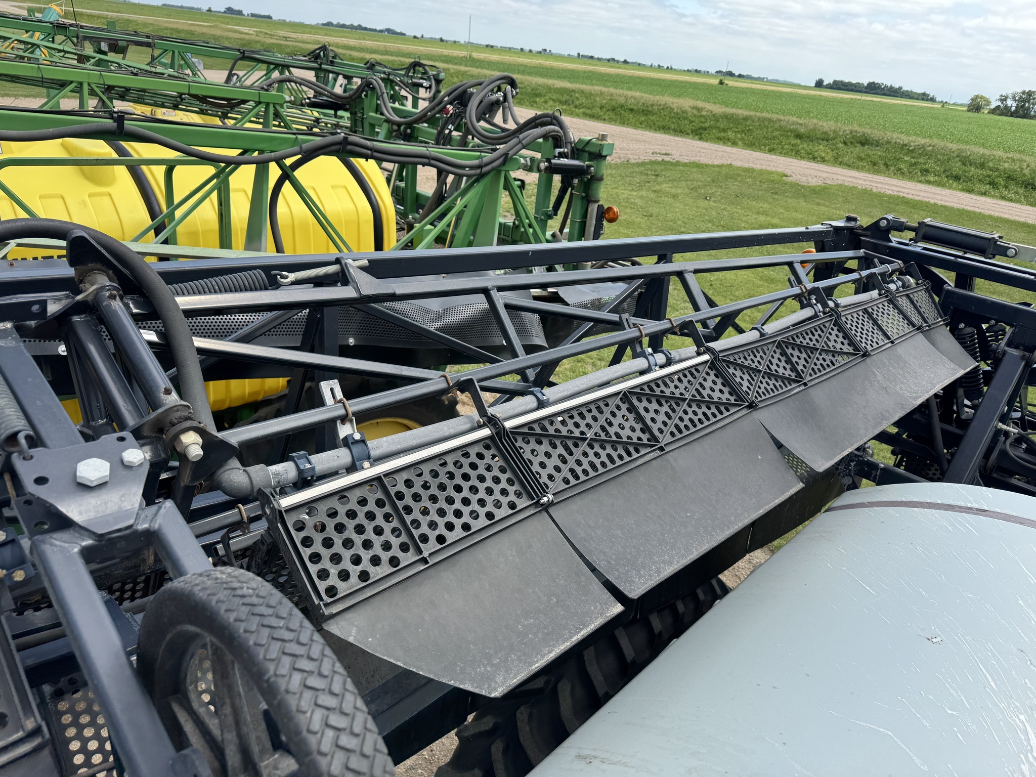 2001 Flexi-Coil S67 Pull-Type Sprayer