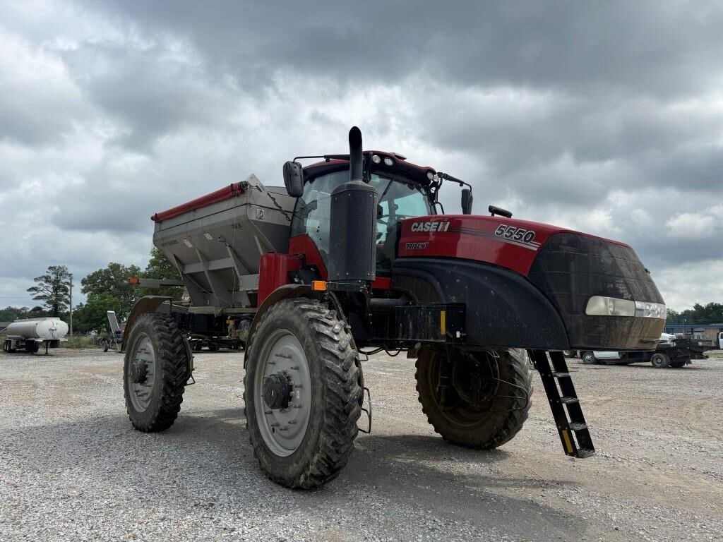 2022 Case IH TRIDENT 5550 Self-Propelled Sprayer
