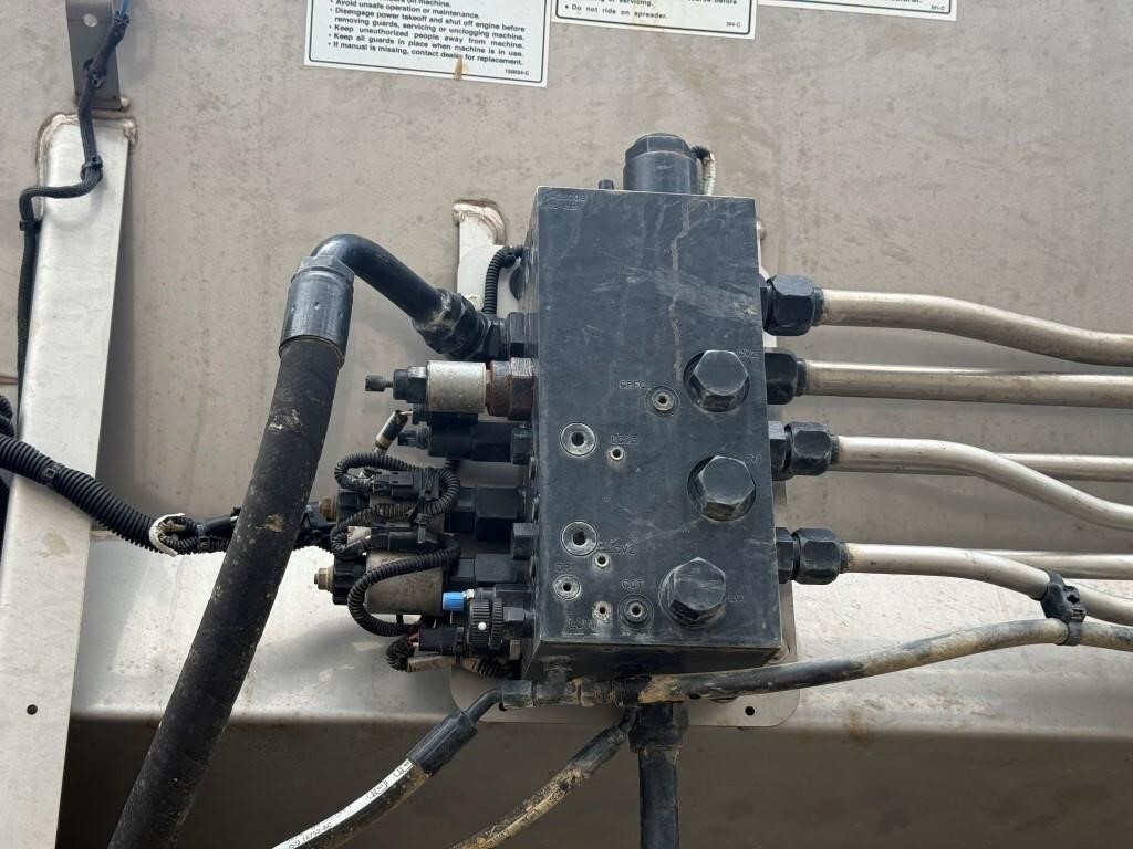 2022 Case IH TRIDENT 5550 Self-Propelled Sprayer