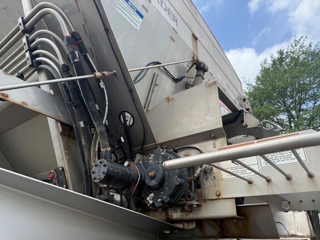 2022 Case IH TRIDENT 5550 Self-Propelled Sprayer