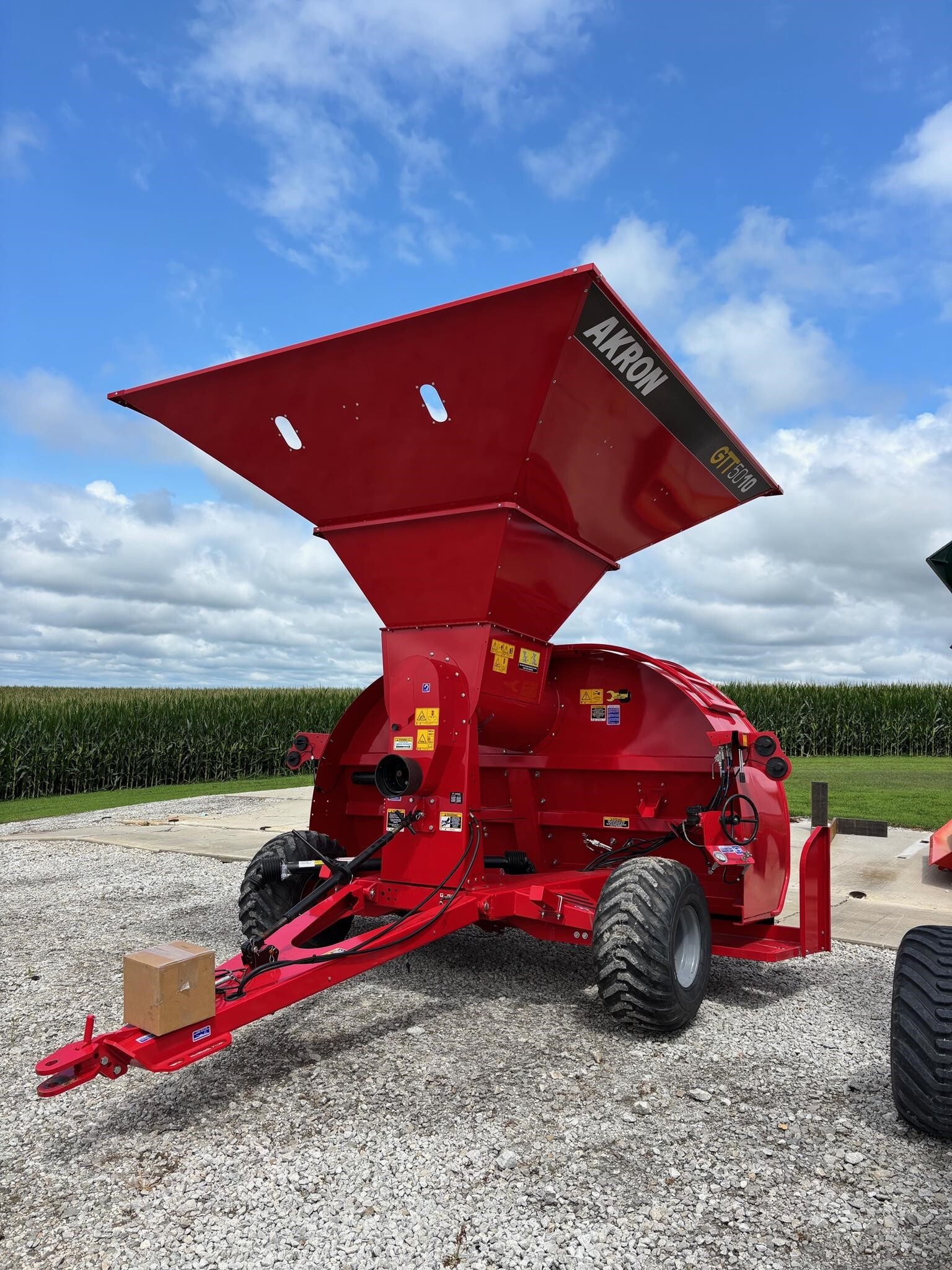 2025 Akron GTT5010 Grain Bagger