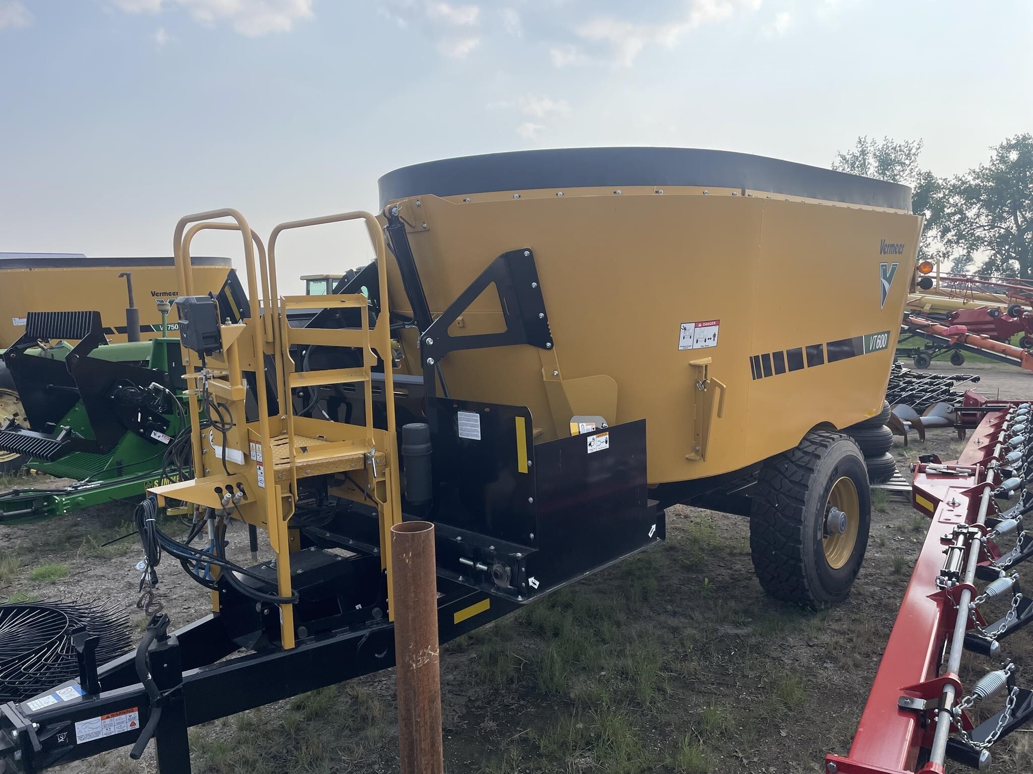 2025 Vermeer VT600 Feed Wagon