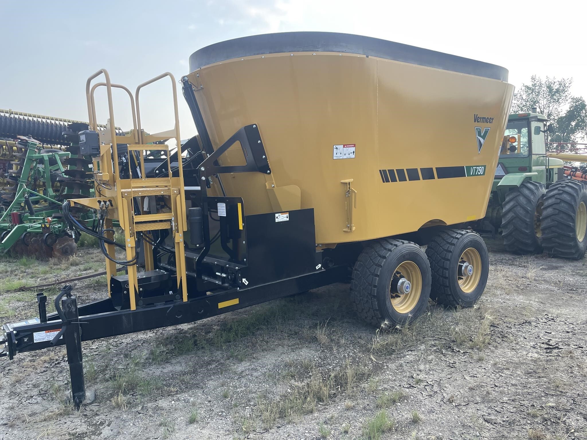 2026 Vermeer VT750 Feed Wagon