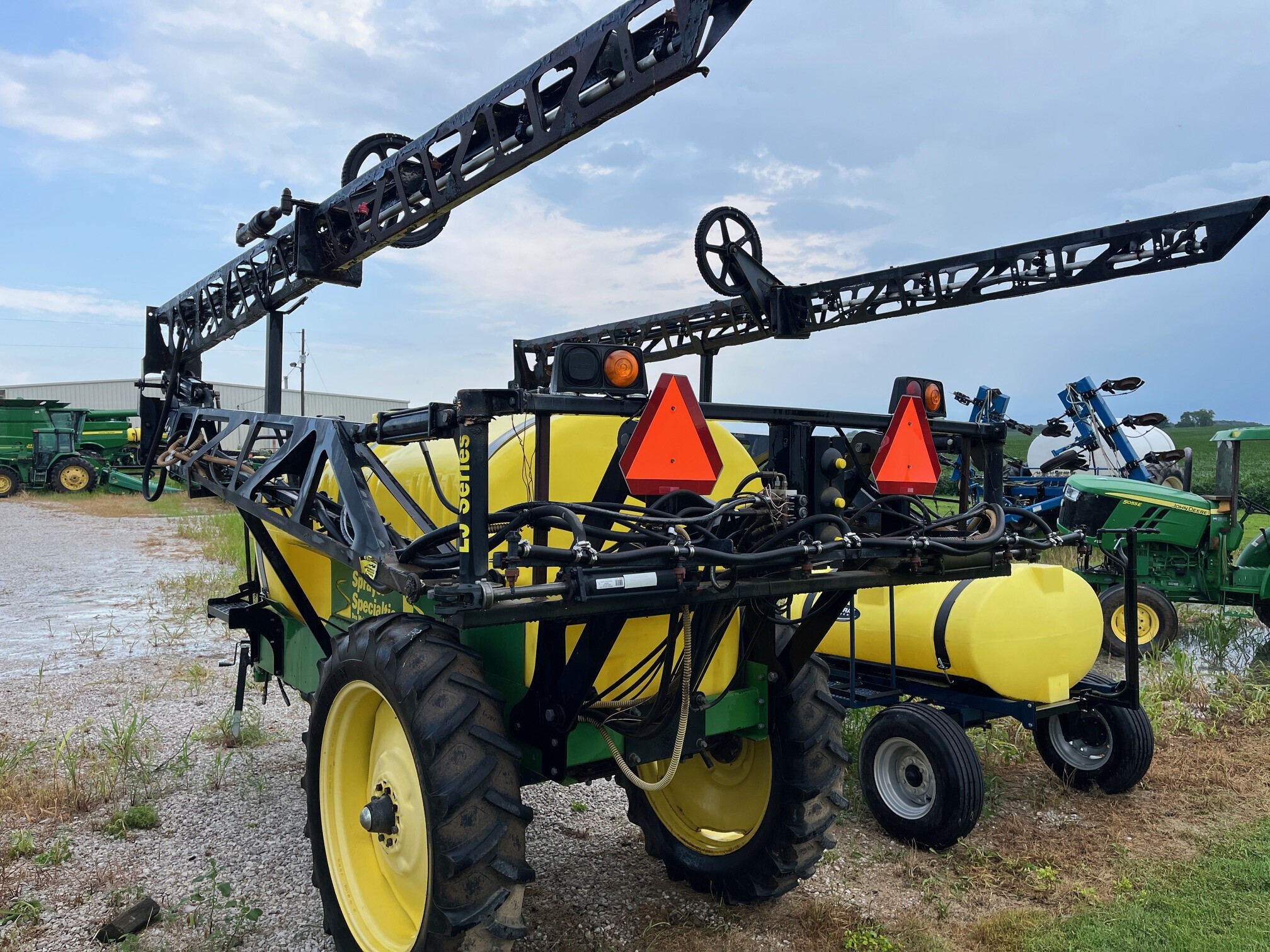  Sprayer Specialties VLU1000 Pull-Type Sprayer