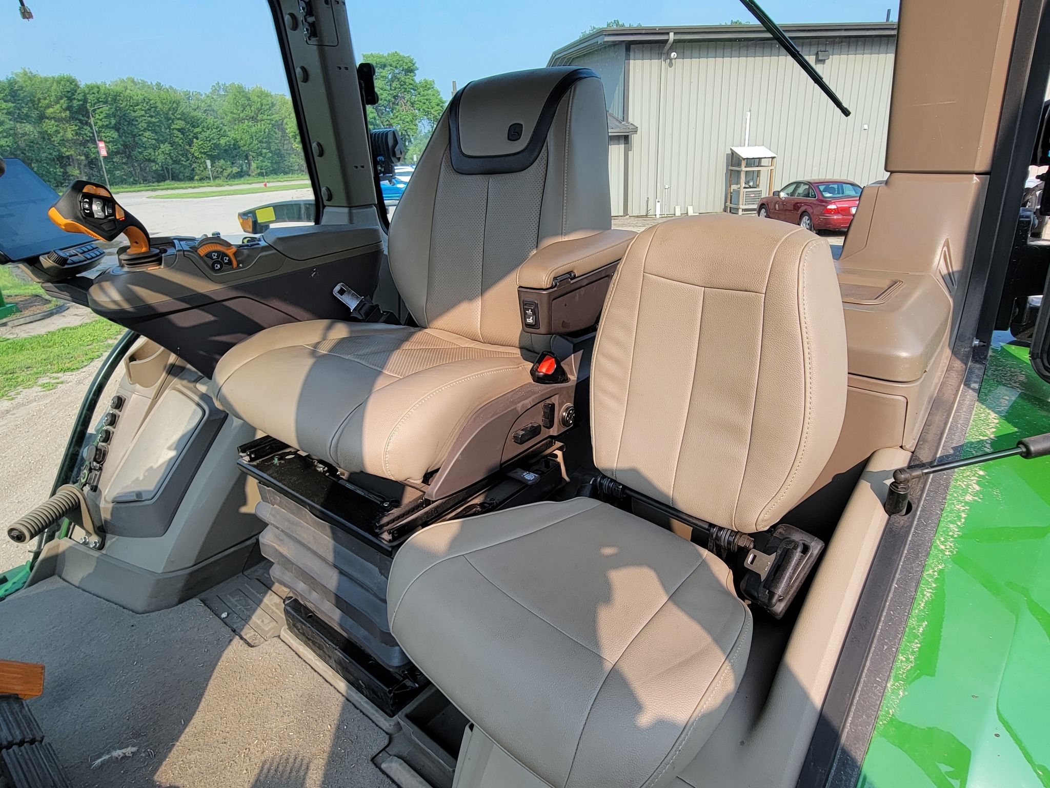 2024 John Deere 8R 370 Tractor