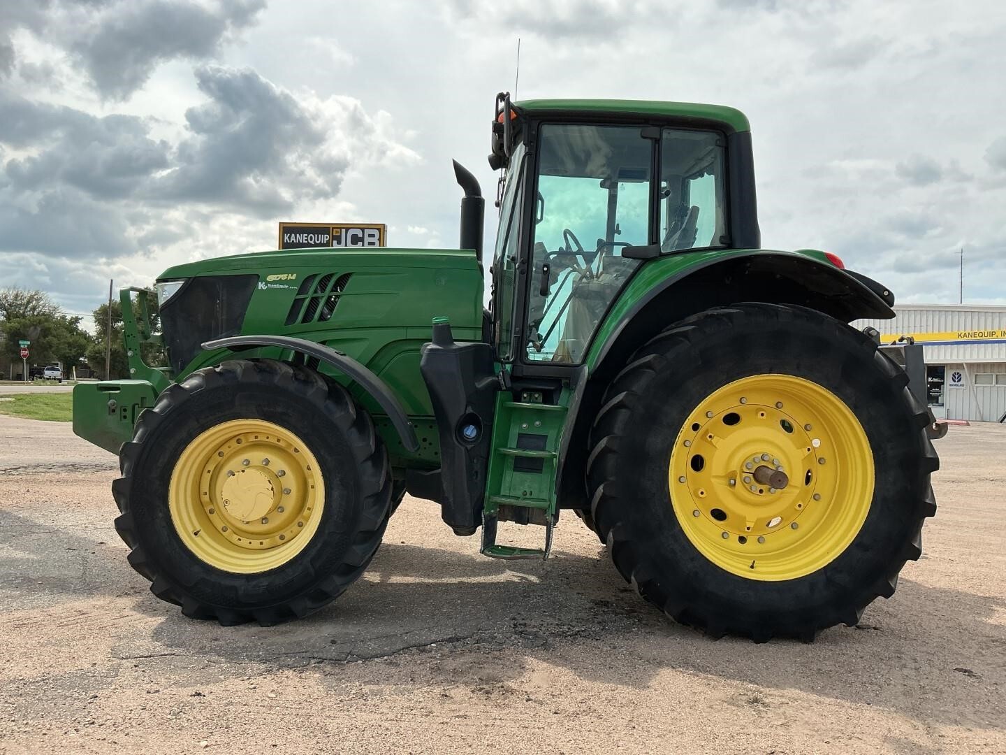 2017 John Deere 6175M Tractor