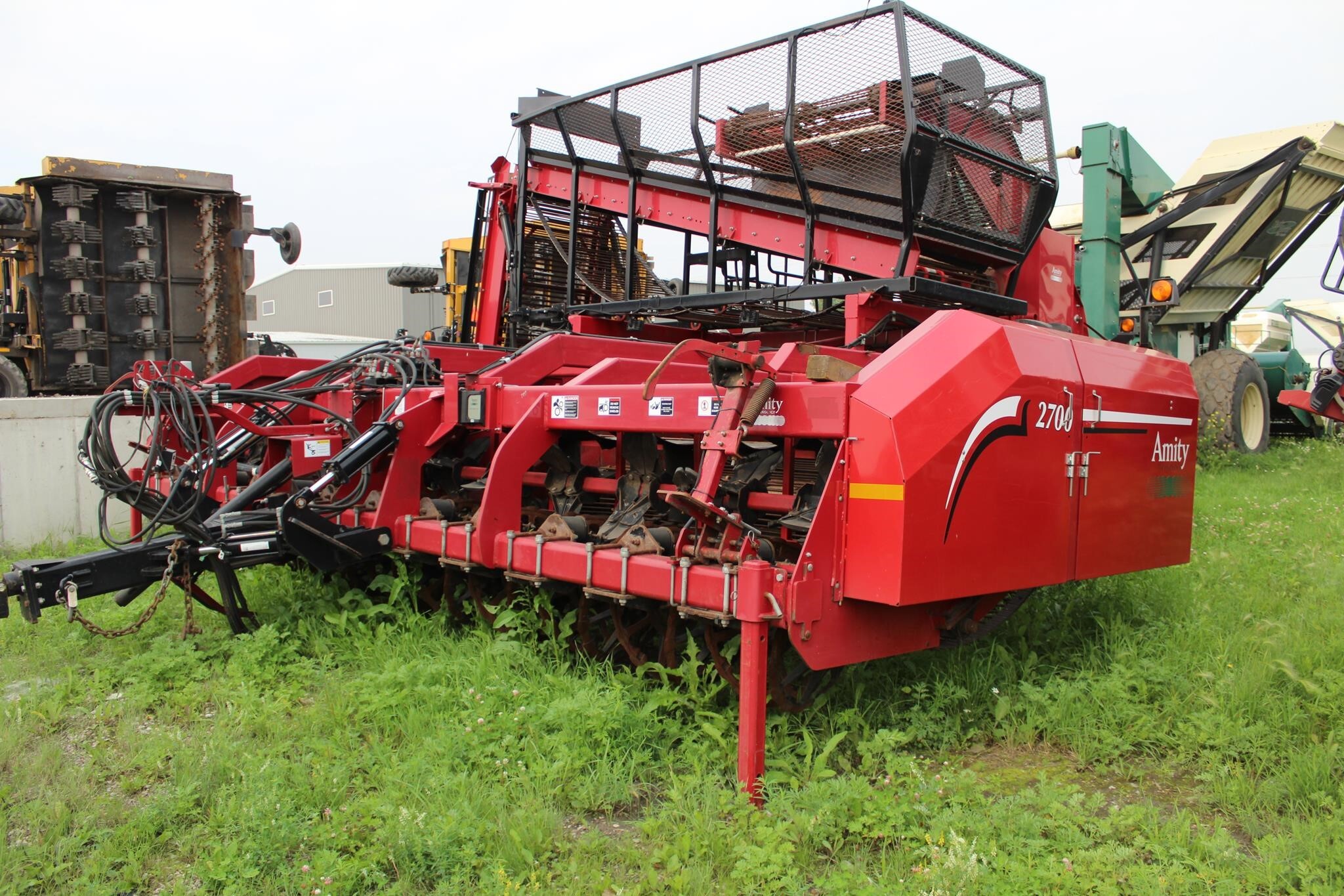 2013 Amity 2700 Beet Equipment