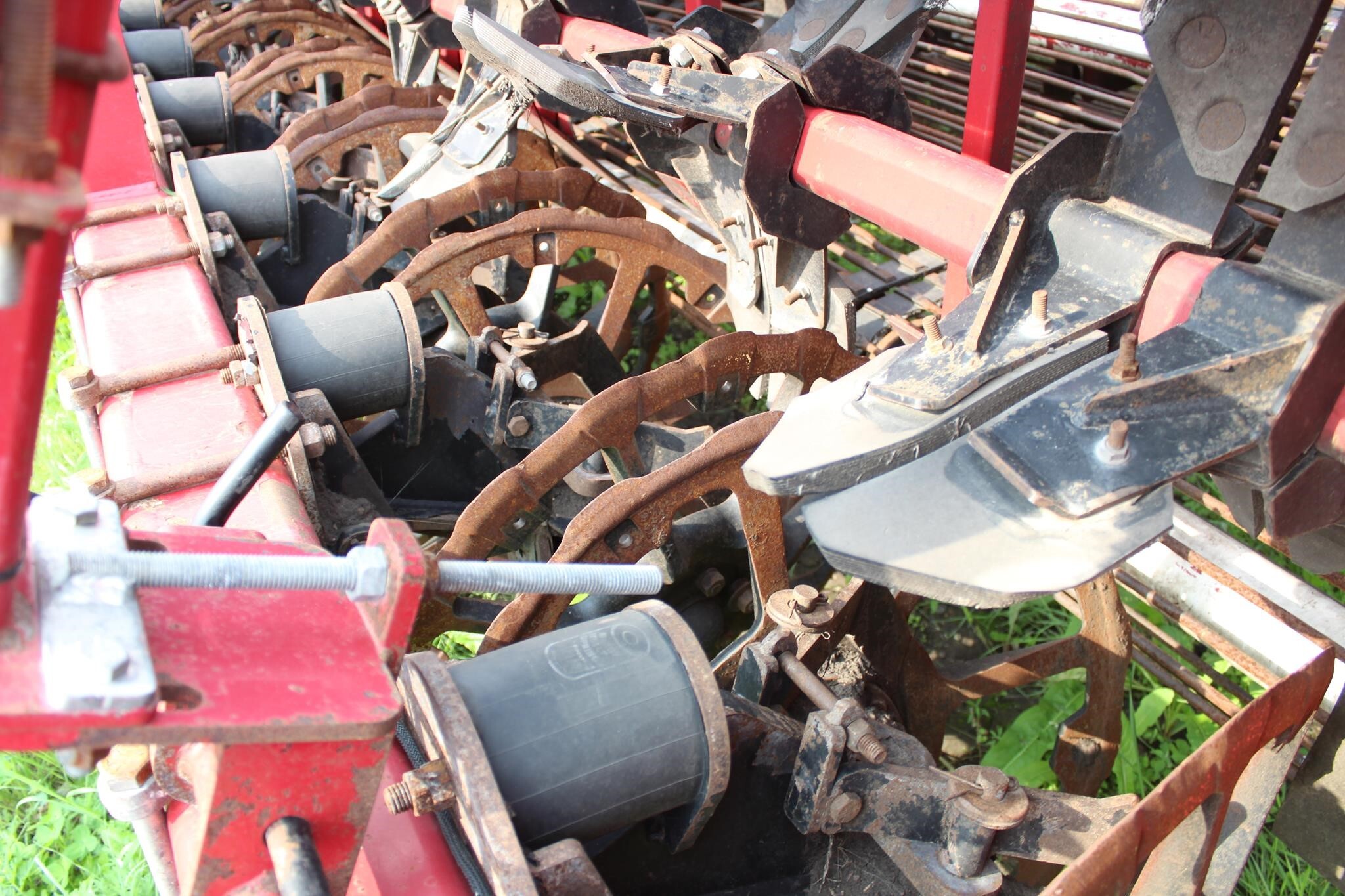 2013 Amity 2700 Beet Equipment