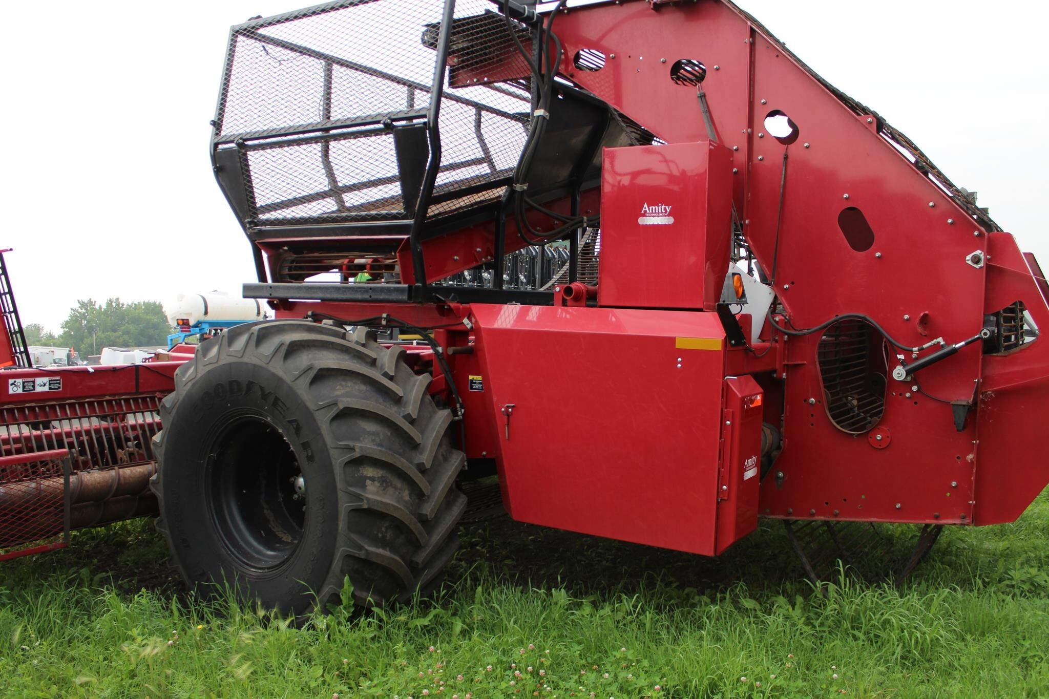 2013 Amity 2700 Beet Equipment