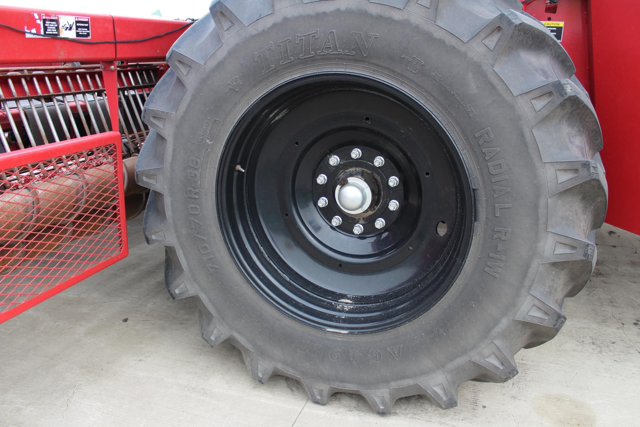 2016 Amity 2700 Beet Equipment