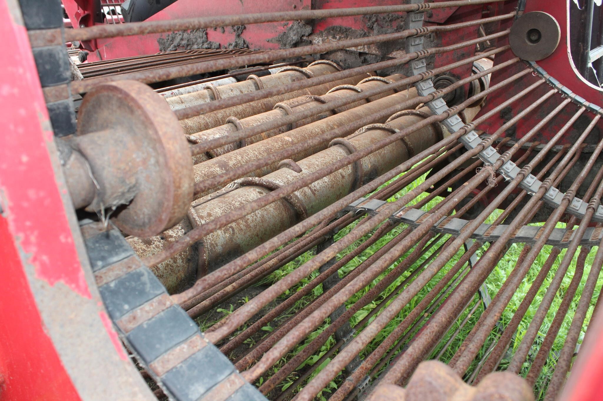 2013 Amity 2700 Beet Equipment