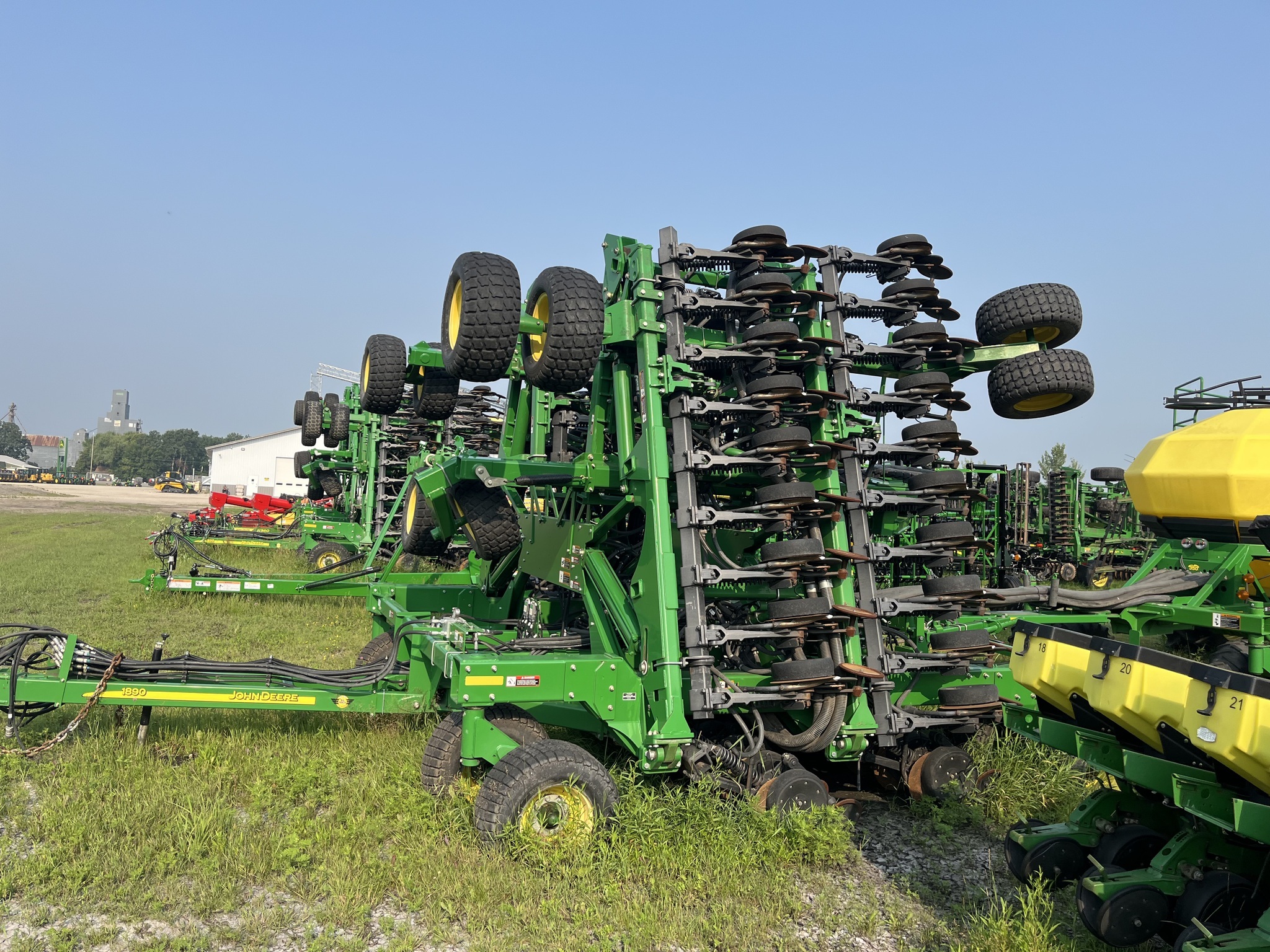 2011 John Deere 1890 Air Seeder