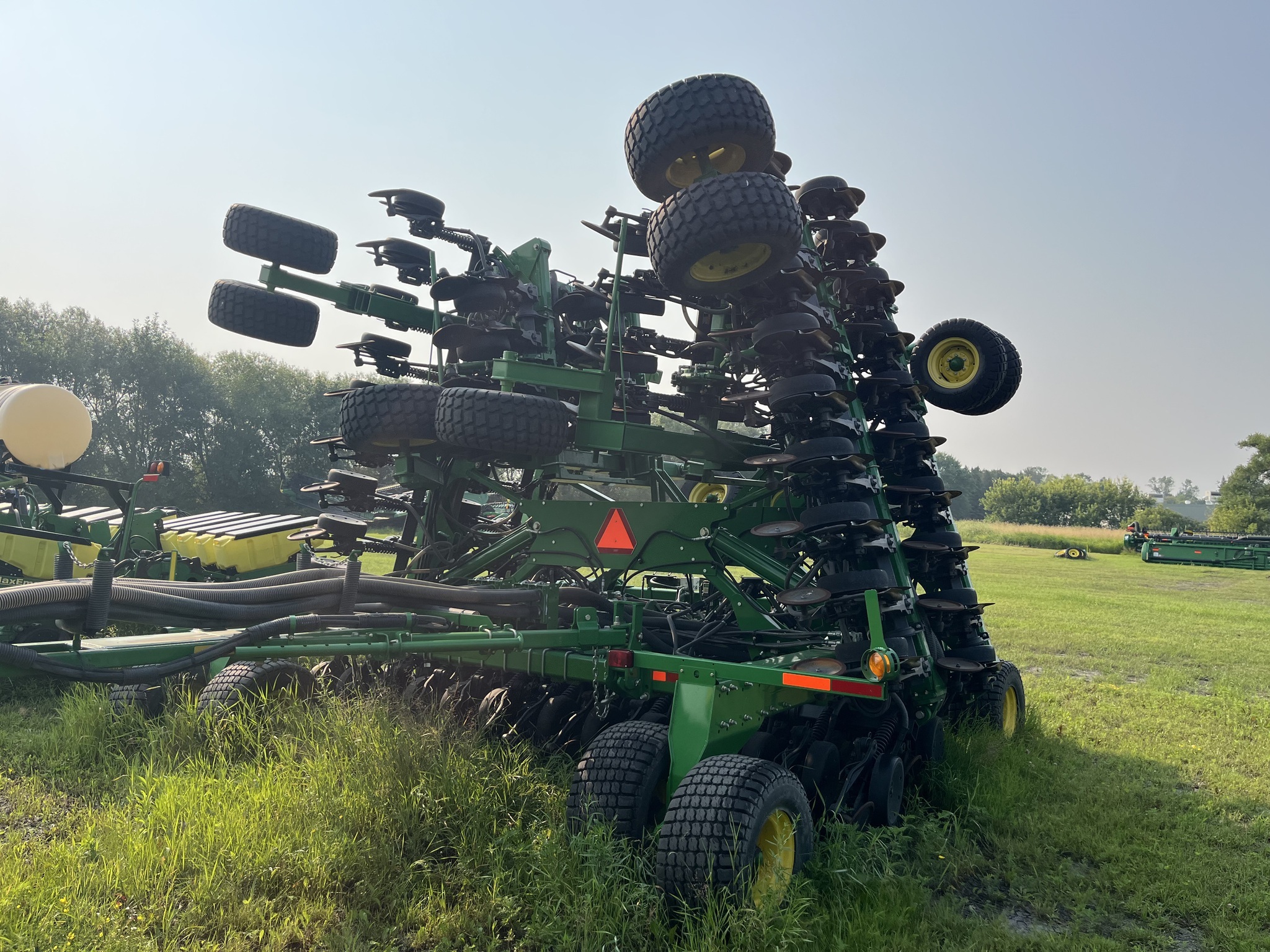 2011 John Deere 1890 Air Seeder