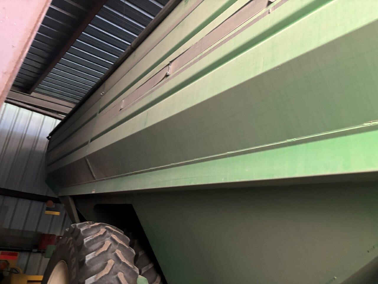 2013 J&M 1401-22T Grain Cart