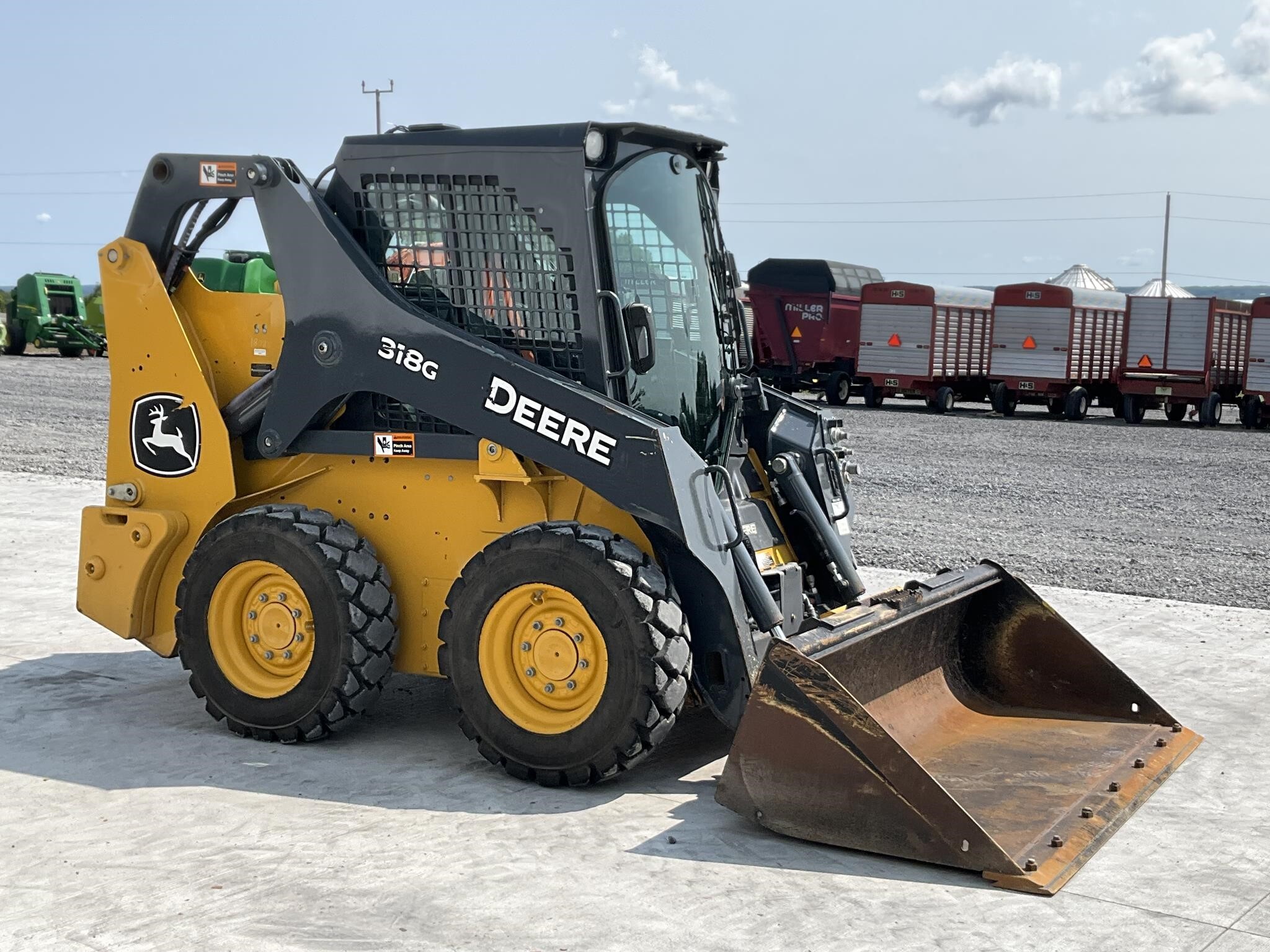 2022 Deere 318G Skid Steer