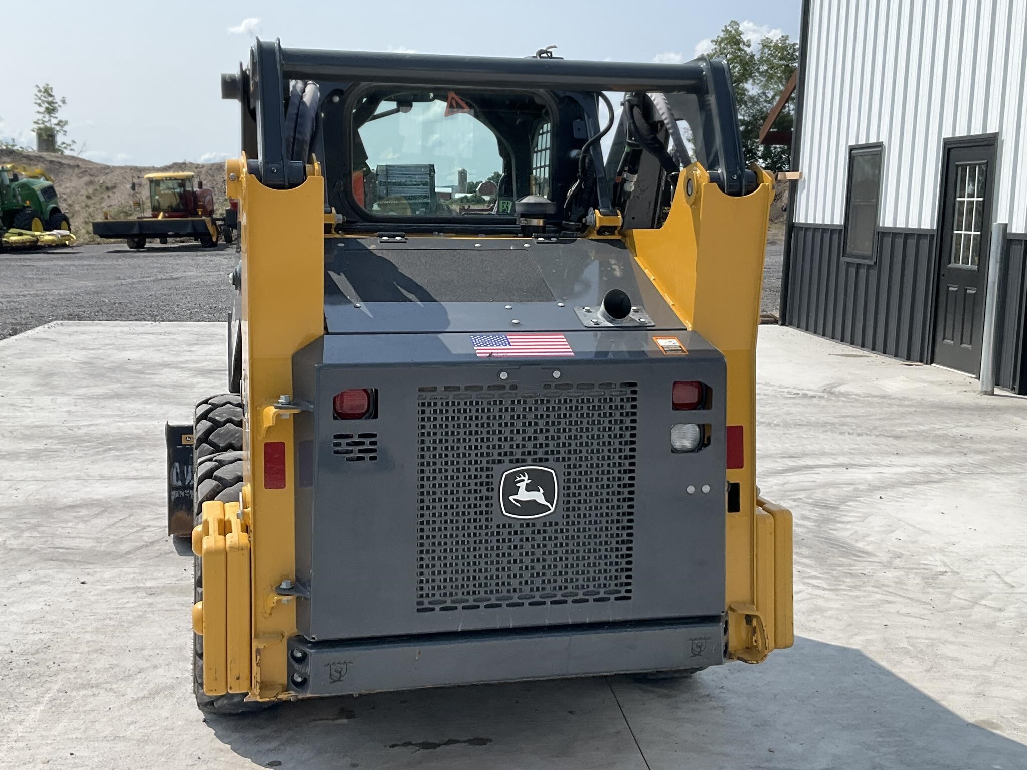 2022 Deere 318G Skid Steer