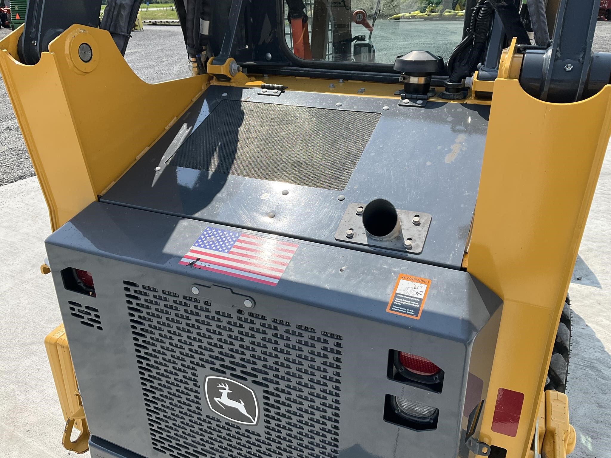 2022 Deere 318G Skid Steer